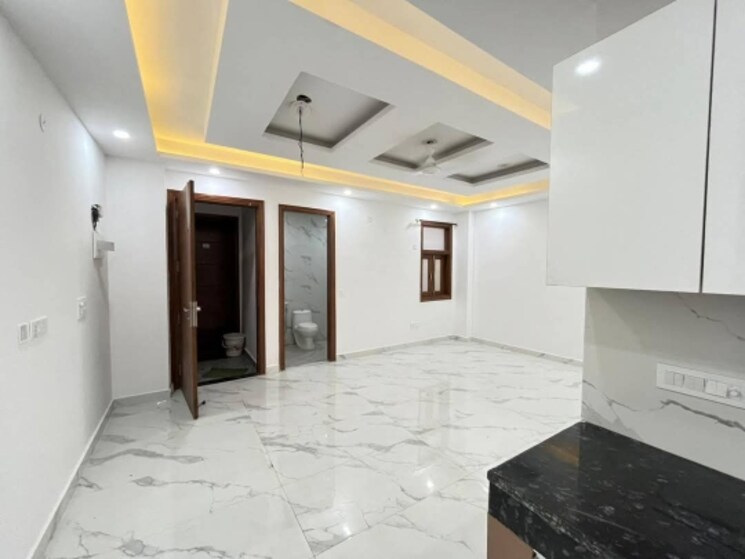Room, freedom fighters enclave 2 Bedroom 1000 Sq.Ft. Apartment In Freedom Fighters Enclave Delhi 9296480