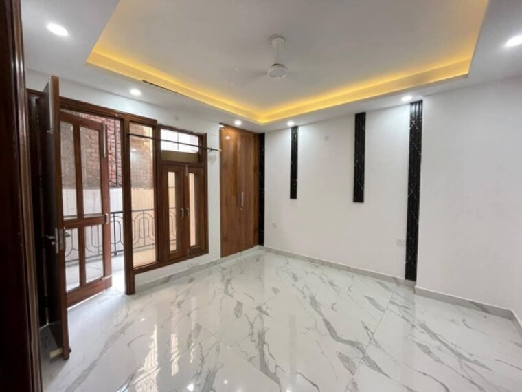 Room, freedom fighters enclave 2 Bedroom 1000 Sq.Ft. Apartment In Freedom Fighters Enclave Delhi 9296480