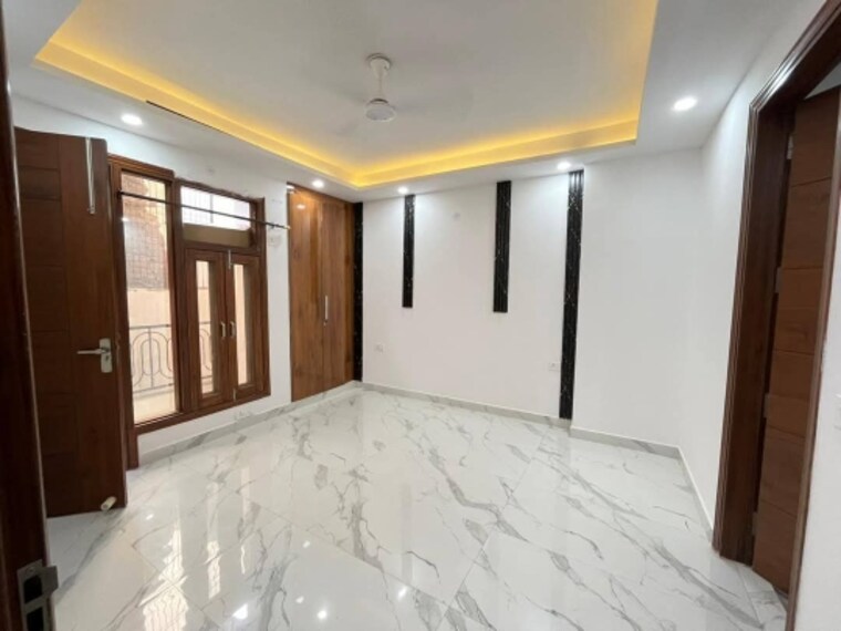 Room, freedom fighters enclave 2 Bedroom 1000 Sq.Ft. Apartment In Freedom Fighters Enclave Delhi 9296480