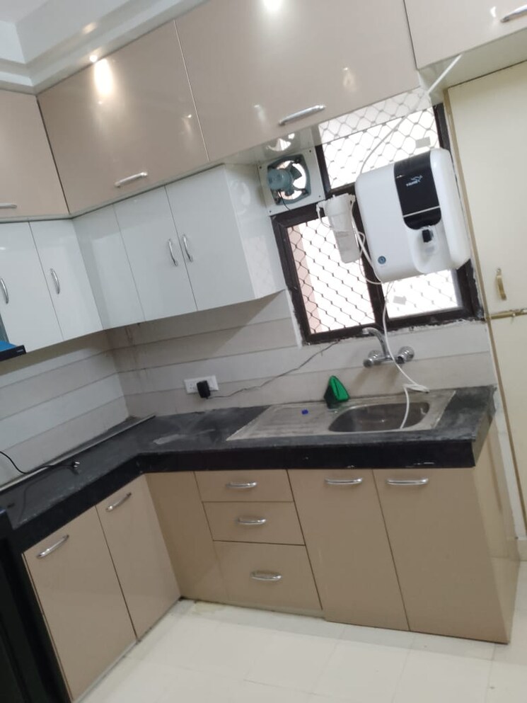 Kitchen, avadh vihar yojna 3 Bedroom 1500 Sq.Ft. Apartment In Avadh Vihar Yojna Lucknow 9296504