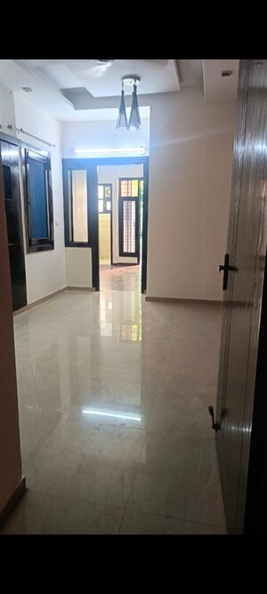 Room in 2 BHK Apartment at Vaishali Sector 4 – for Sale