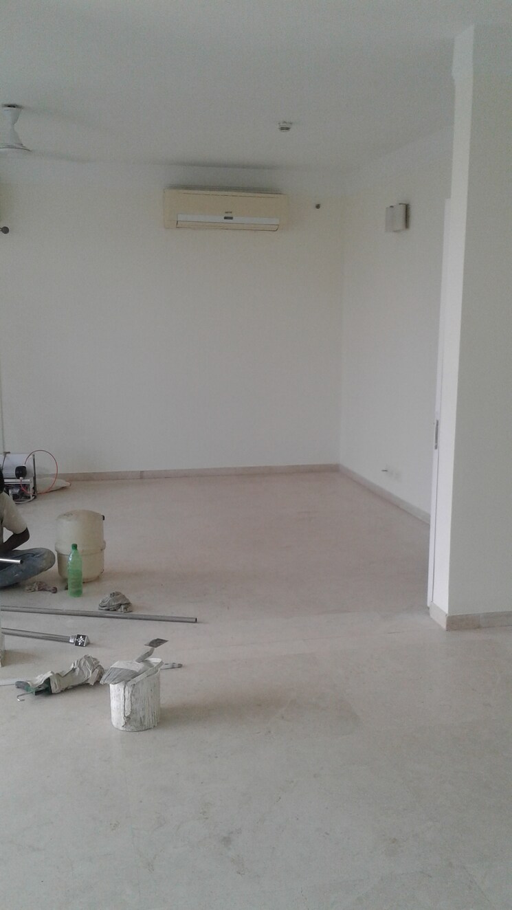 Living Room, dlf-the-belaire 4 Bedroom 4200 Sq.Ft. Apartment In Sector 54 Gurgaon 9296573