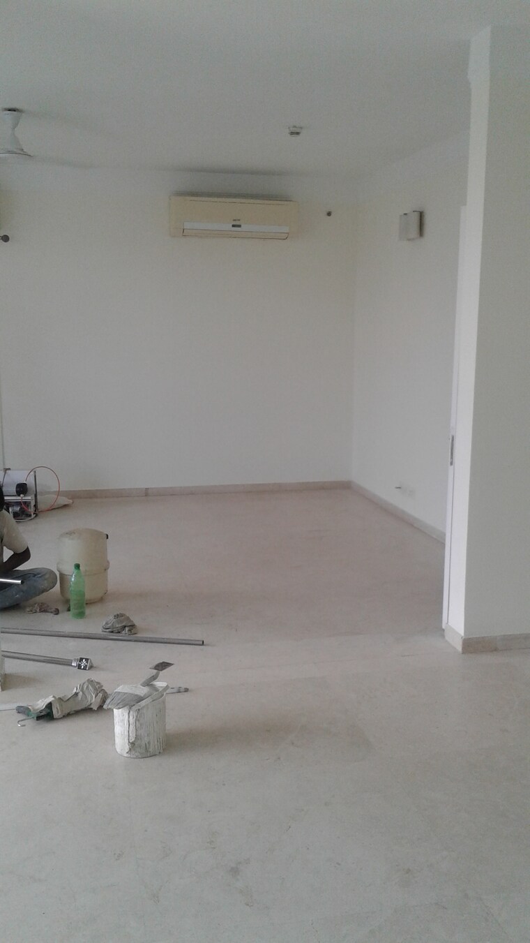 Living Room, dlf-the-belaire 4 Bedroom 4200 Sq.Ft. Apartment In Sector 54 Gurgaon 9296573