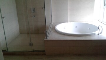 Bathroom in 4 BHK Apartment at DLF The Belaire, Sector 54 – for Rent