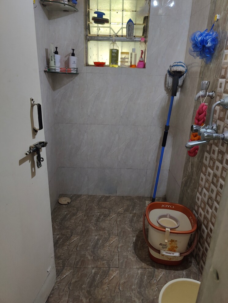 Bathroom, riddhi-enclave-co-op-housing-society-ltd 1 Bedroom 550 Sq.Ft. Apartment In Viman Nagar Pune 9296615