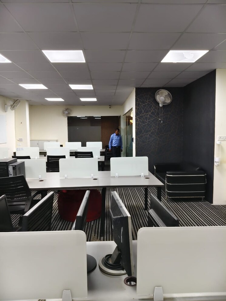 Team Area, sector 63 Commercial Office Space 1600 Sq.Ft. In Sector 63 Noida 9296639