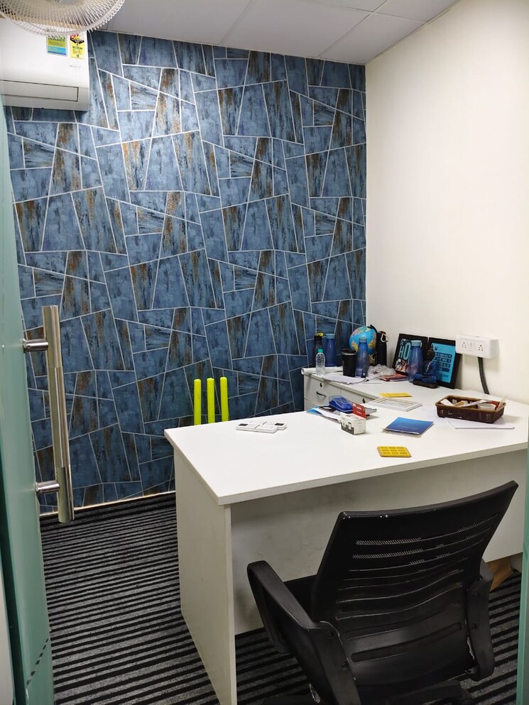 Team Area, sector 63 Commercial Office Space 1600 Sq.Ft. In Sector 63 Noida 9296639