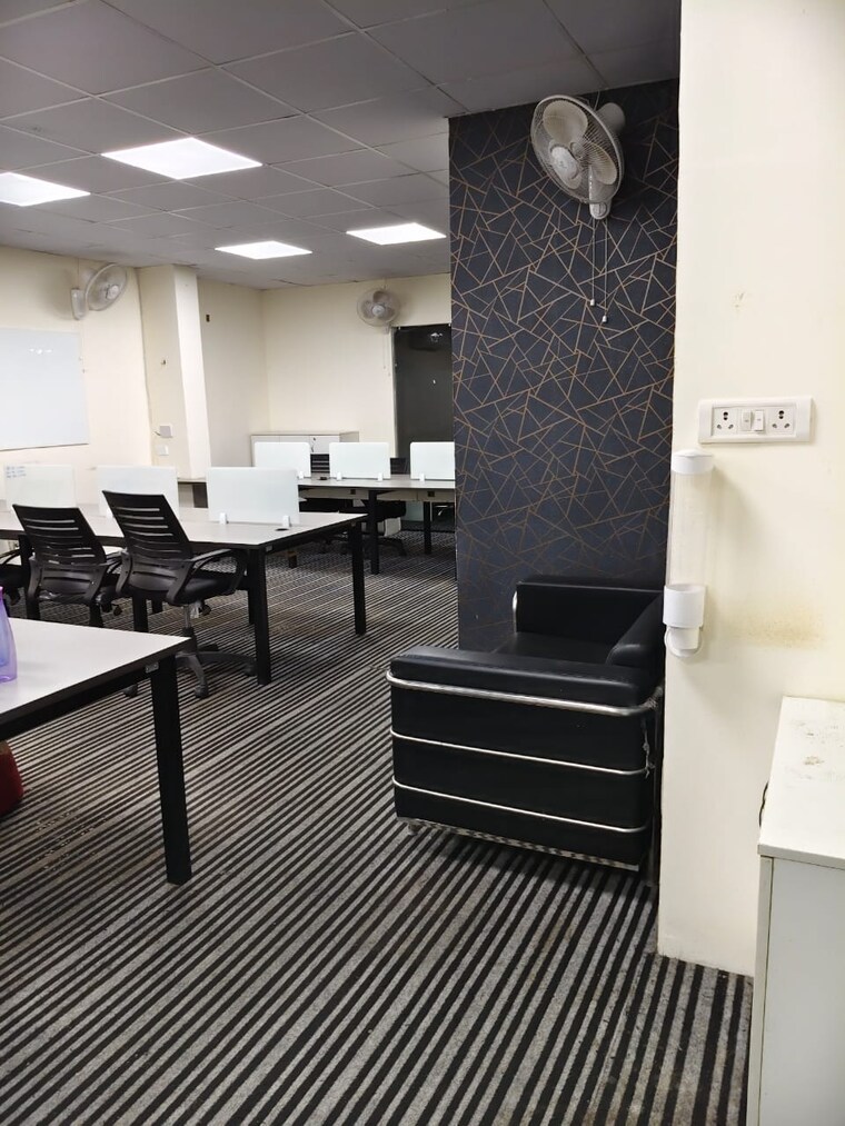 Team Area, sector 63 Commercial Office Space 1600 Sq.Ft. In Sector 63 Noida 9296639