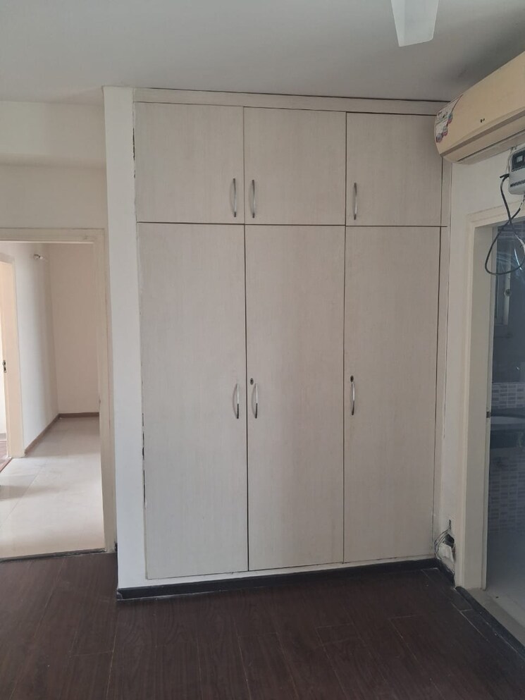 Room, bptp-park-prime 4 Bedroom 2062 Sq.Ft. Apartment In Sector 66 Gurgaon 9296660