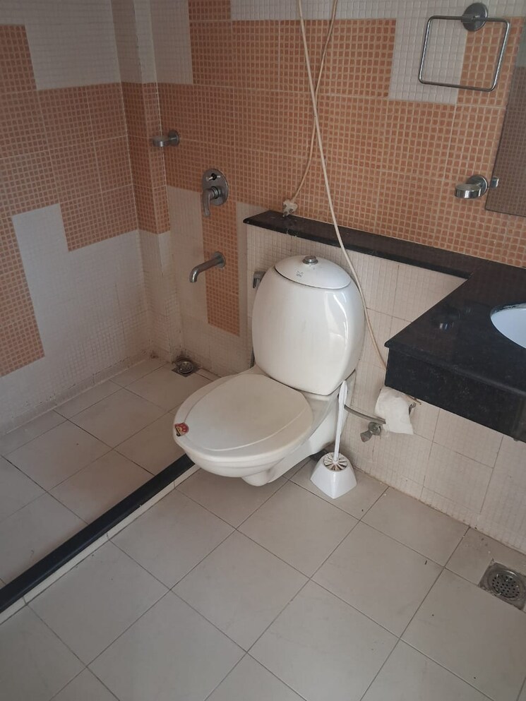 Bathroom, bptp-park-prime 4 Bedroom 2062 Sq.Ft. Apartment In Sector 66 Gurgaon 9296660