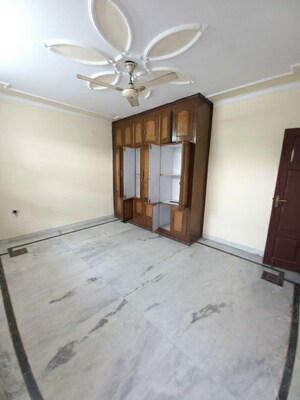 Room in 2 BHK Apartment at Apex Our Homes, Sector 37c – for Rent