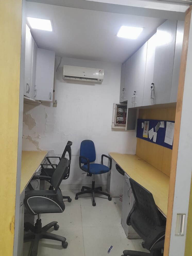 Team Area, central delhi Commercial Office Space 853 Sq.Ft. In Central Delhi Delhi 9296664