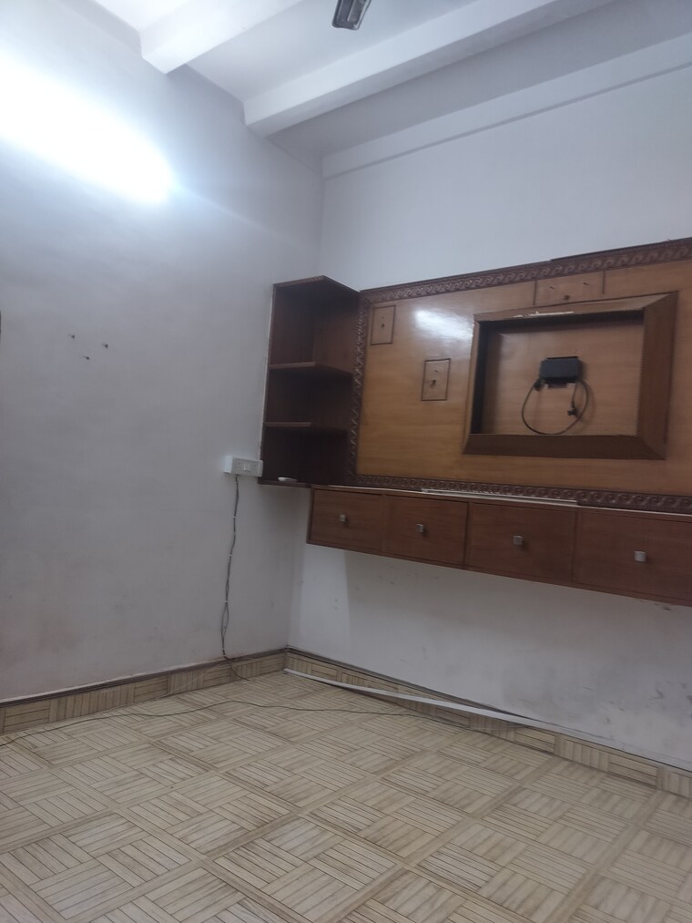 Room, katwaria sarai 1 Bedroom 750 Sq.Ft. Apartment In Katwaria Sarai Delhi 9296711