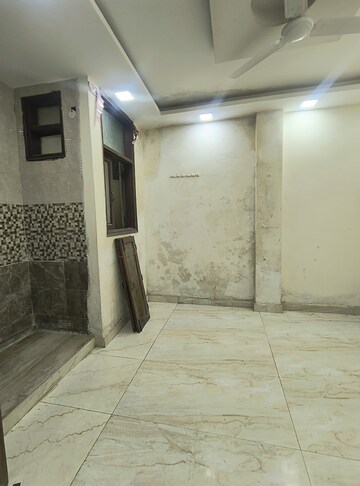 Bedroom in 2 BHK Builder Floor at Govindpuri – for Rent