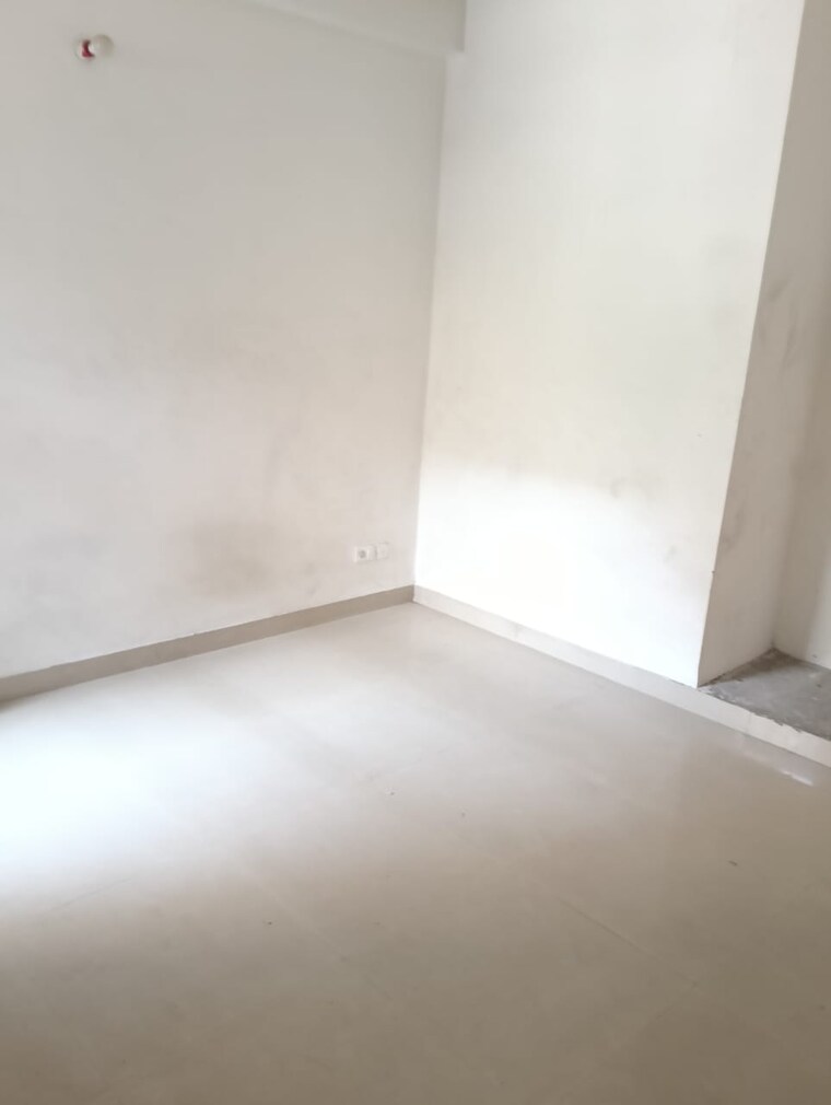 Room, aditya-world-city-residences 3.5 Bedroom 194 Sq.Yd. Builder Floor In Shahpur Bamheta Ghaziabad 9296774