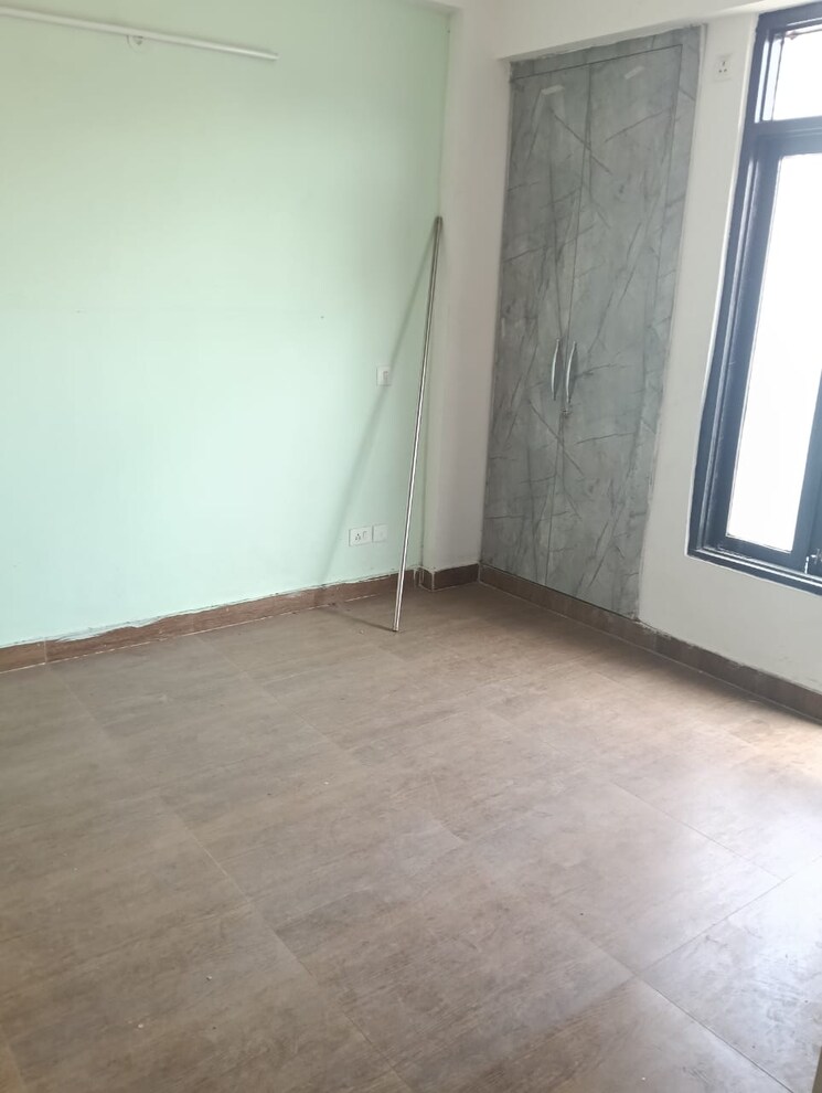 Room, aditya-world-city-residences 3.5 Bedroom 194 Sq.Yd. Builder Floor In Shahpur Bamheta Ghaziabad 9296774