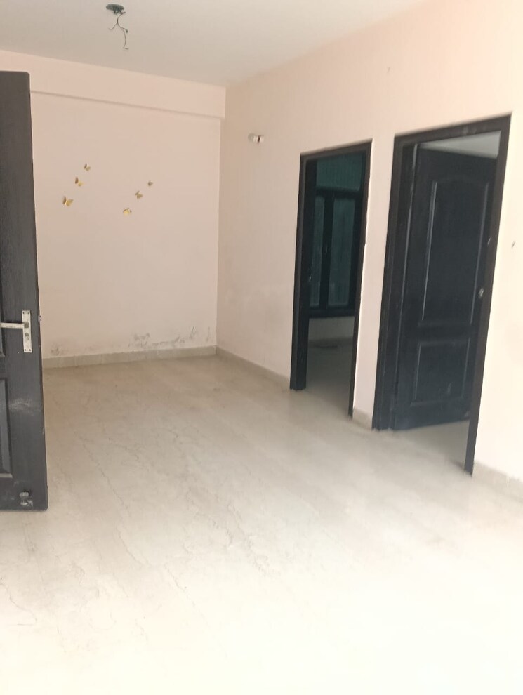 Room, aditya-world-city-residences 3.5 Bedroom 194 Sq.Yd. Builder Floor In Shahpur Bamheta Ghaziabad 9296774