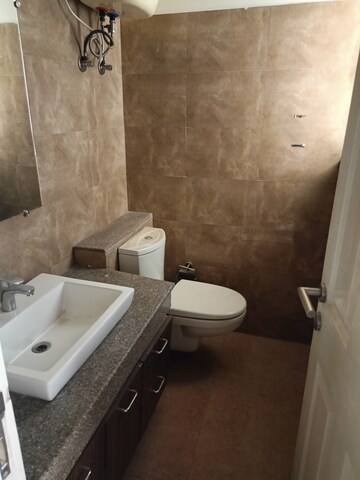Master Bedroom in 5 BHK Apartment at Pioneer Park Presidia, Sector 62 – for Rent