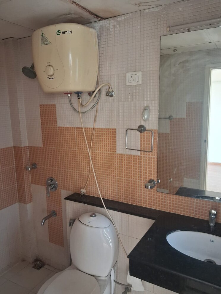Bathroom, bptp-park-prime 3.5 Bedroom 2062 Sq.Ft. Apartment In Sector 66 Gurgaon 9296773