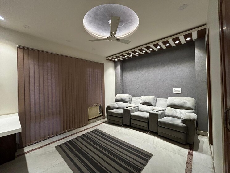 Living Room, east of kailash 3 Bedroom 200 Sq.Yd. Builder Floor In East Of Kailash Delhi 9296791
