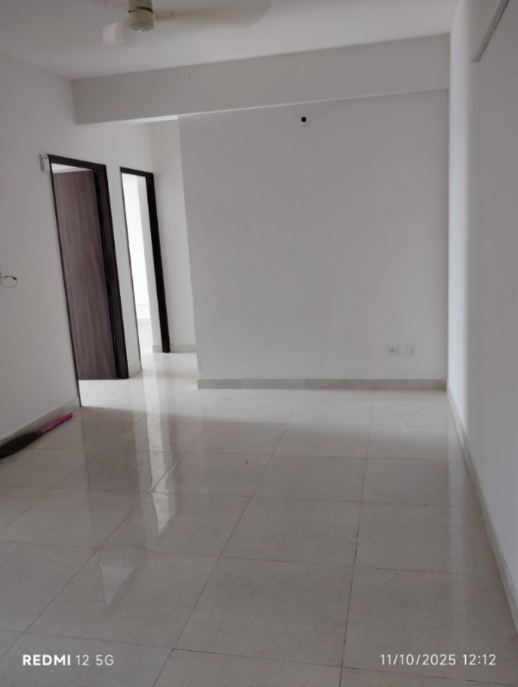 Room, signature-global-andour-height 2 Bedroom 600 Sq.Ft. Apartment In Sector 71 Gurgaon 9296857