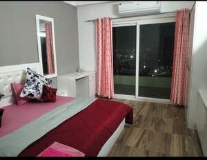 Bedroom in 1 BHK Apartment at Paramount Golfforeste, Zeta I Greater Noida – for Rent