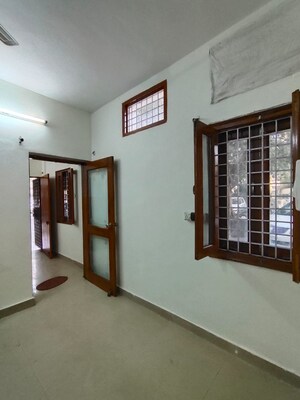 Room in 2 BHK Apartment at Sarita Vihar – for Sale