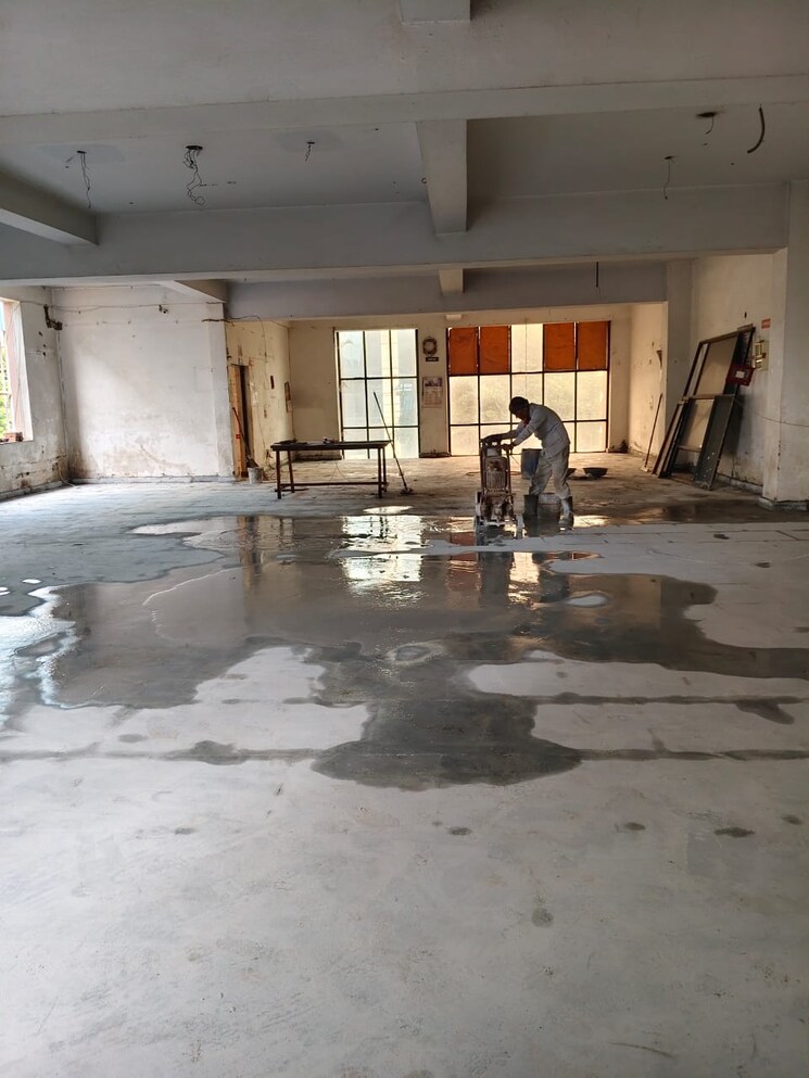  Parking, sector 63 Commercial Office Space 2600 Sq.Ft. In Sector 63 Noida 9296789