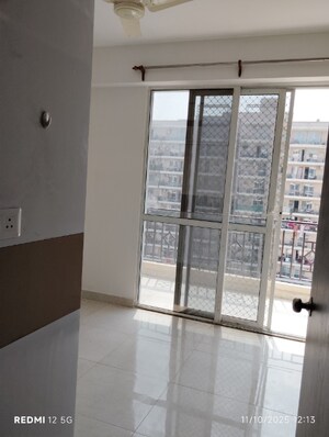 Room in 2 BHK Apartment at Signature Global Andour Height, Sector 71 – for Rent