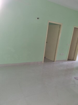 Room in 2.5 BHK Apartment at GLS Crown Avenue, Sector 92 – for Rent