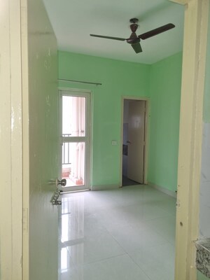 Room in 2.5 BHK Apartment at GLS Crown Avenue, Sector 92 – for Rent