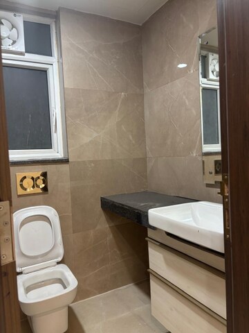 Bathroom in 3 BHK Apartment at Smart World Orchard, Sector 61 – for Rent