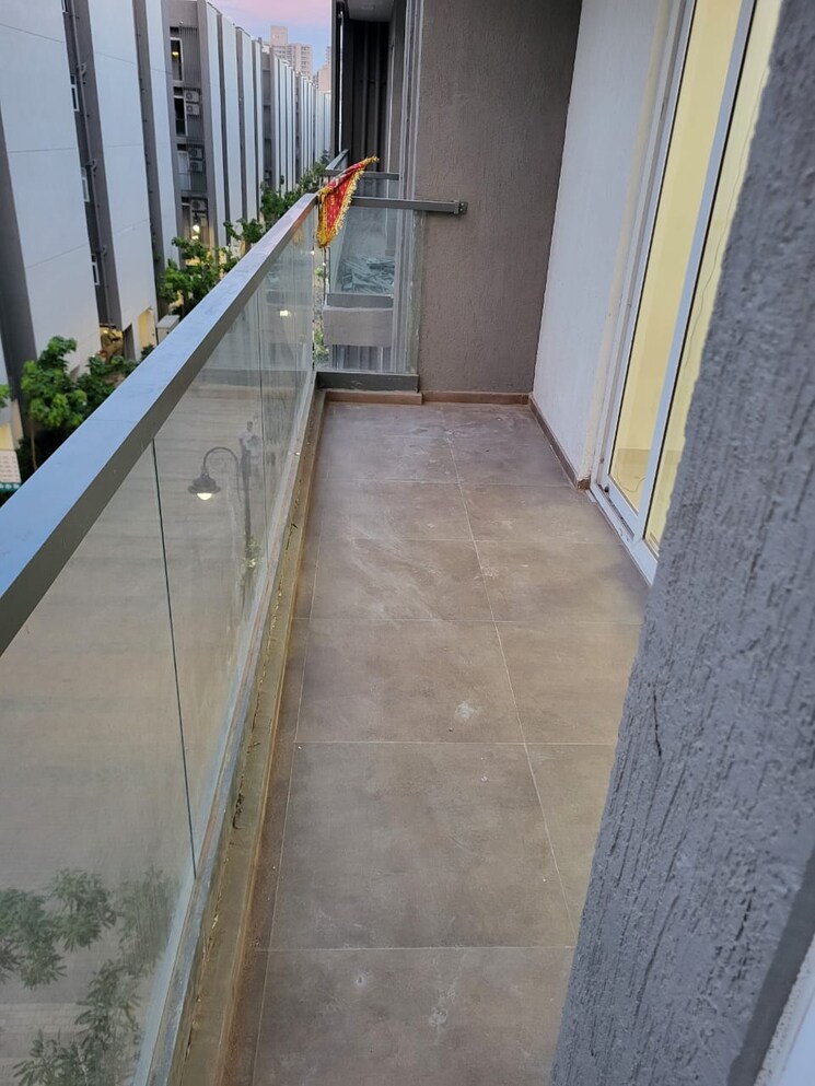 Balcony, smart-world-gems 3 Bedroom 1423 Sq.Ft. Apartment In Sector 89 Gurgaon 9296800