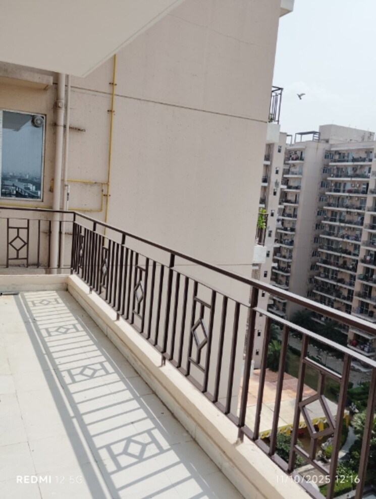 Balcony, signature-global-andour-height 2 Bedroom 600 Sq.Ft. Apartment In Sector 71 Gurgaon 9296857