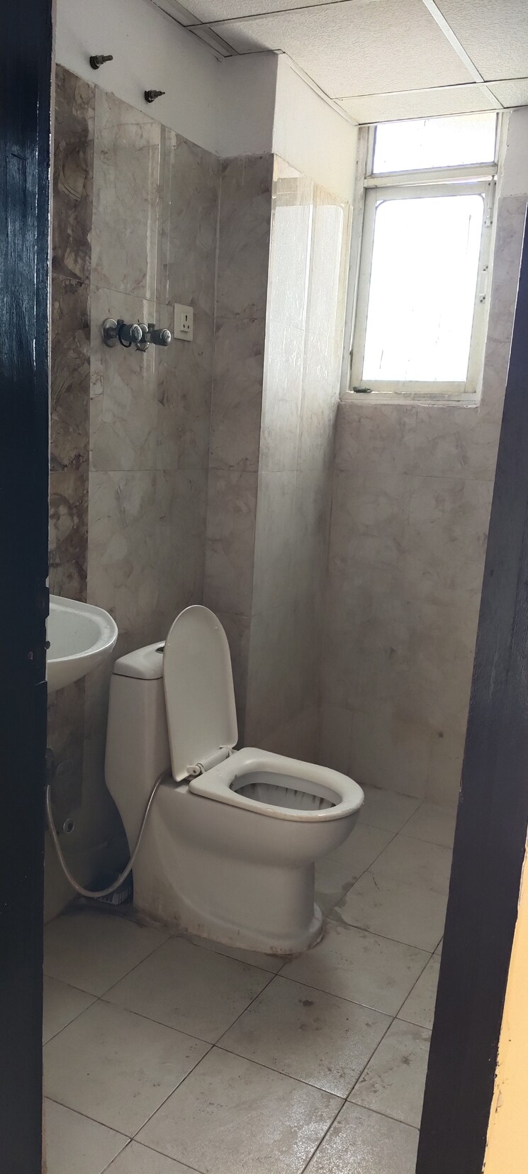 Bathroom, avj-heightss 1 Bedroom 600 Sq.Ft. Apartment In Zeta I Greater Noida Greater Noida 9296832