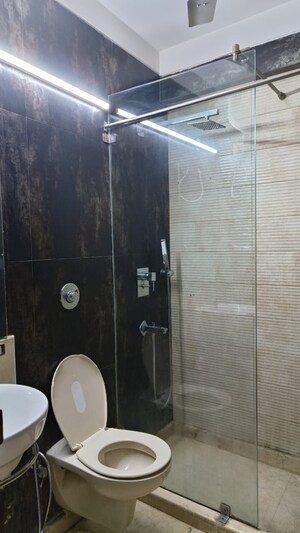 Bathroom in 3 BHK Builder Floor at Safdarjung Enclave – for Rent
