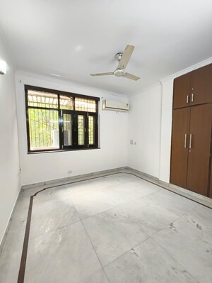 Room in 3 BHK Builder Floor at Greater Kailash I – for Rent
