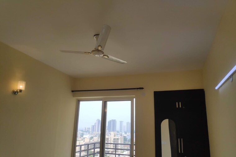 Room, satya-the-hermitage 2 Bedroom 1450 Sq.Ft. Apartment In Sector 103 Gurgaon 9296843