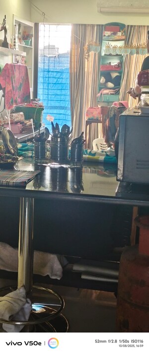 2 BHK Apartment For Rent in Shiv Darshan Tower Malad West, Malad West