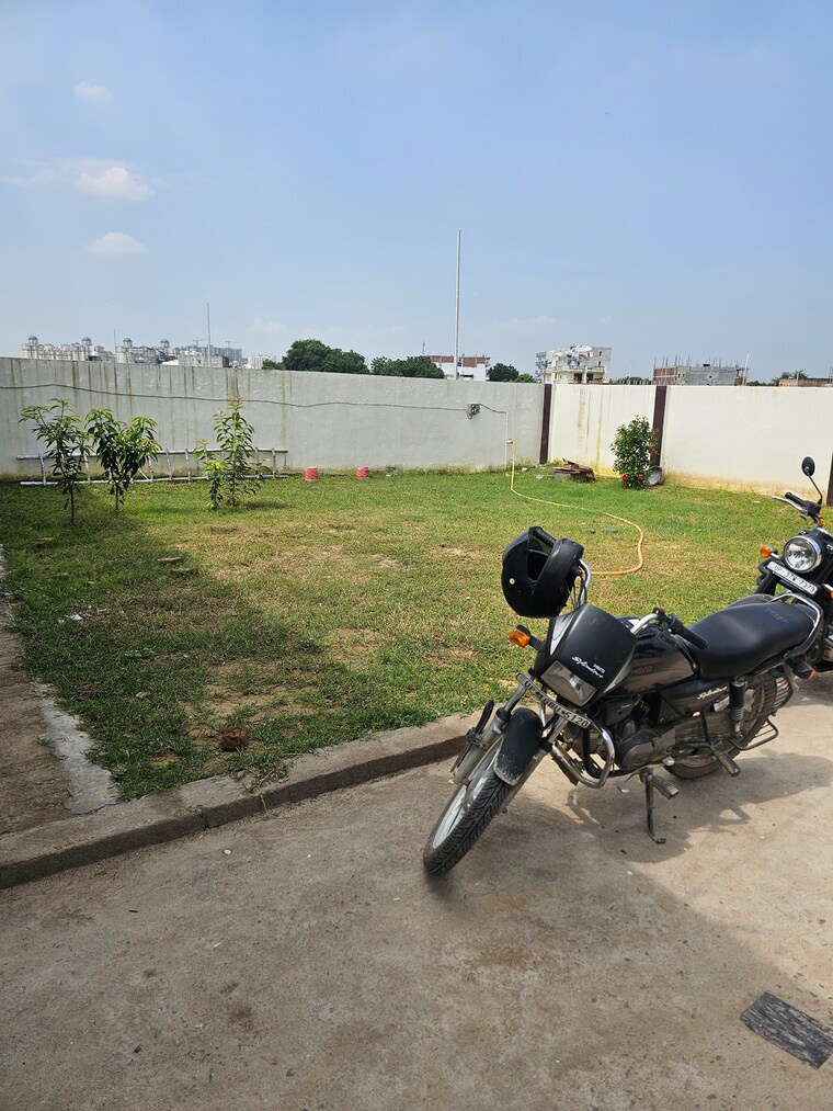 Exterior View, lakshmi-narayan-kunj  100 Sq.Yd. Plot In Sadopur Greater Noida 9296844