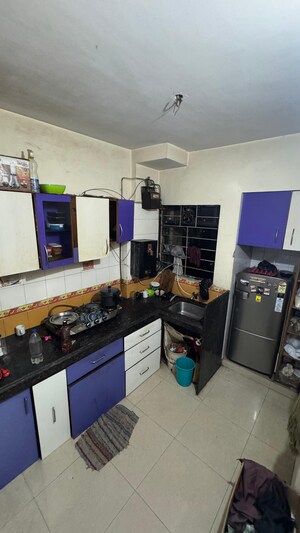 Kitchen in 3 BHK Apartment at Kalpataru Tower, Kalwa – for Rent