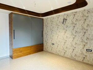 Room in 6+ BHK Independent House at Sunny Enclave – for Sale