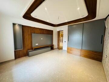 Room in 6+ BHK Independent House at Sunny Enclave – for Sale