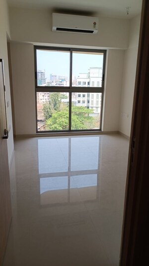 Room in 2 BHK Apartment at Shapoorji Pallonji Joyville, Virar West – for Rent