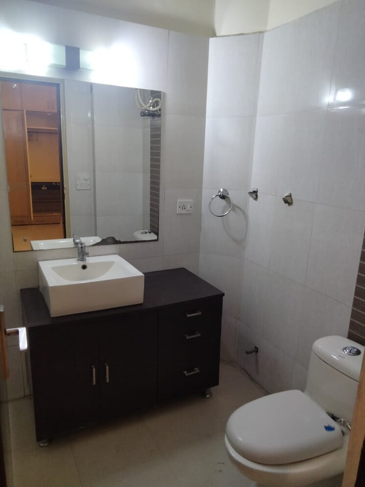 Master Bedroom, greater kailash ii 3 Bedroom 200 Sq.Yd. Builder Floor In Greater Kailash ii Delhi 9296874