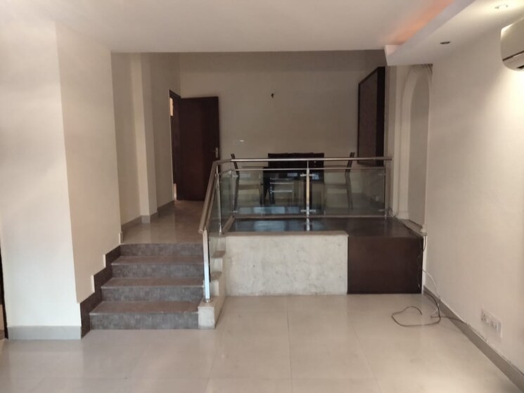 Living Room, greater kailash ii 3 Bedroom 200 Sq.Yd. Builder Floor In Greater Kailash ii Delhi 9296874