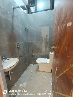 Team Area in 6 BHK Independent House at Gomti Nagar – for Sale