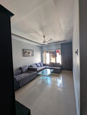 Room in  Pg at Goregaon East – for Rent