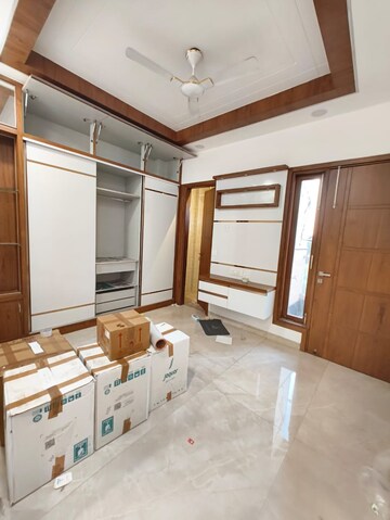 Room in 2 BHK Builder Floor at Kalkaji – for Rent