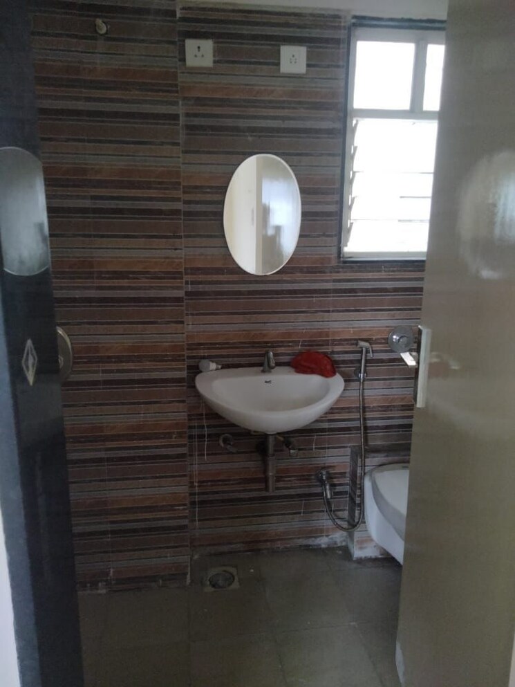 Bathroom, sancheti-belcastel 2 Bedroom 800 Sq.Ft. Apartment In Mundhwa Pune 9295131